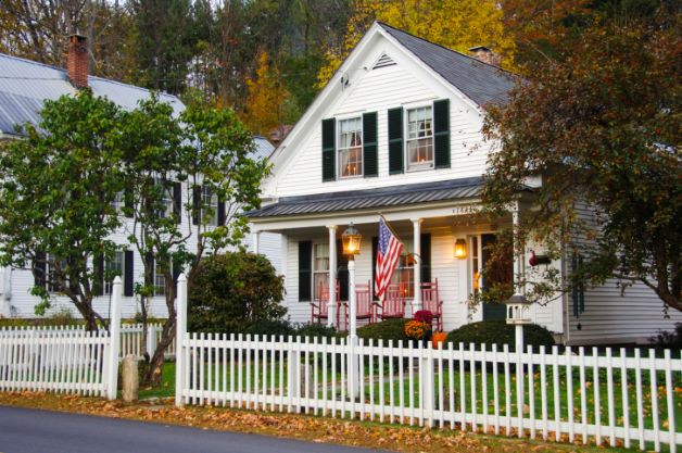 How a New Fence Can Increase Property Value hercules fence virginia beach